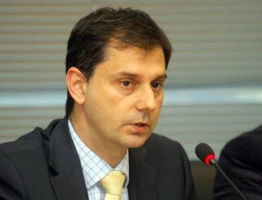 Ο «αρχιερέας» των Μνημονίων πρώην γ.γ. Εσόδων του ΓΑΠ Χ.Θεοχάρης εντάσσεται και αυτός στη ΝΔ